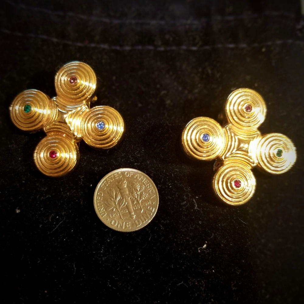 Vintage Large Gold Clip-on earrings
